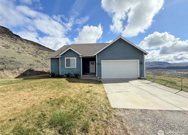 Property at 22 Pats Ln, Omak, WA 98841, 3 beds, 2.5 baths