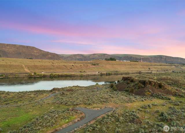 Property at 131 Stagecoach Ln, Malaga, WA 98828