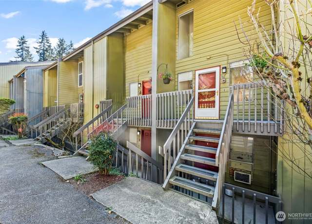 Property at 500 N National Ave #36, Bremerton, WA 98312, 2 beds, 1.5 baths