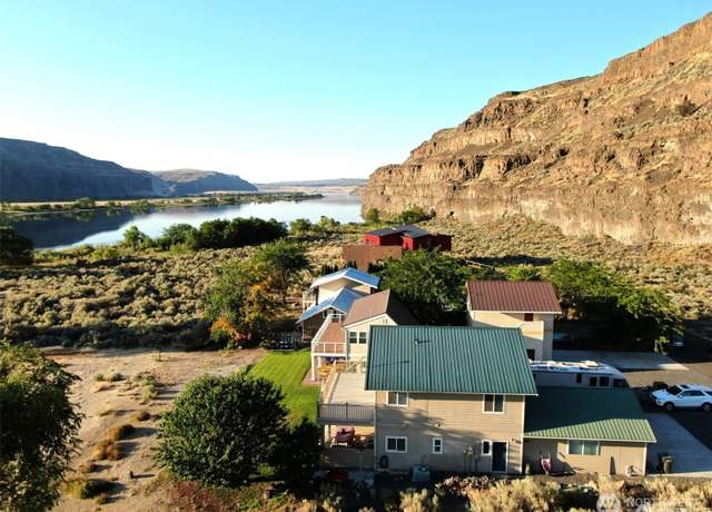 Property at 312 SW River Dr, Quincy, WA 98848, 4 beds, 2 baths