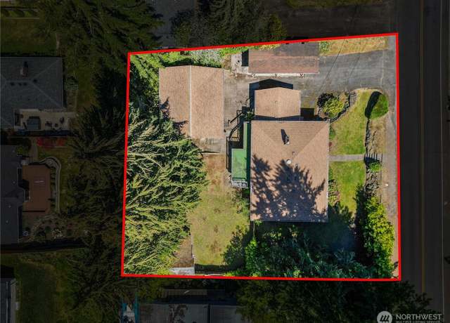 Property at 2734 Sunset Dr W, University Place, WA 98466, 5 beds, 2.5 baths