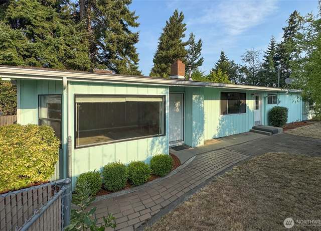 Property at 1405 W 10th St, Port Angeles, WA 98363, 3 beds, 2 baths
