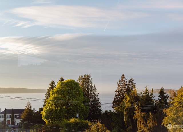 Property at 3618 W Mukilteo Blvd Unit C, Everett, WA 98203, 4 beds, 3 baths