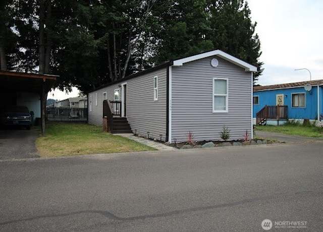 Property at 401 37th St SE #112, Auburn, WA 98002, 3 beds, 2 baths