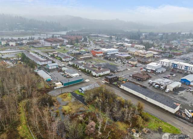 Property at 124 Commercial St, Raymond, WA 98577