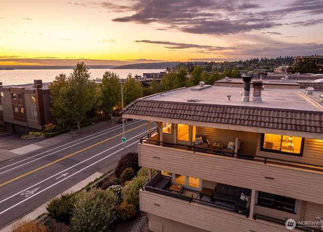 Property at 832 Lake St S, Kirkland, WA 98033, 3 beds, 2 baths