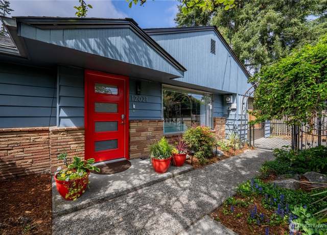 Property at 12021 5th Ave NE, Seattle, WA 98125, 3 beds, 1 bath