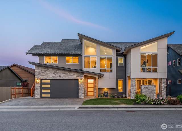 Property at 225 Pinegrass St, Leavenworth, WA 98826, 5 beds, 4 baths