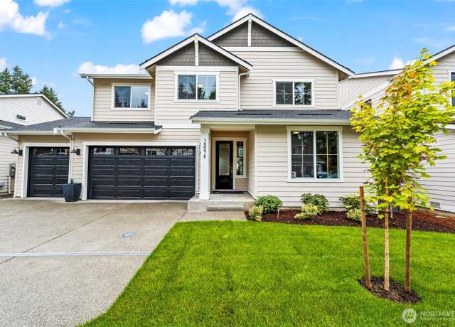 Property at 15219 106th Ave E, Puyallup, WA 98374, 4 beds, 3 baths