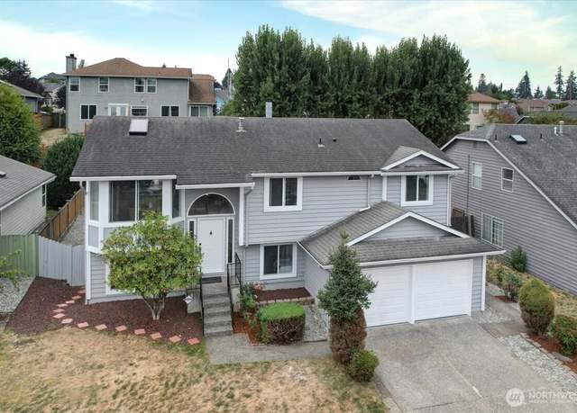 Property at 32837 17th Ave SW, Federal Way, WA 98023, 4 beds, 3 baths