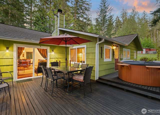 Property at 3740 S Mission Rd W, Bremerton, WA 98312, 4 beds, 2 baths