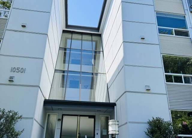 Property at 10501 8th Ave NE #206, Seattle, WA 98125, 2 beds, 1 bath