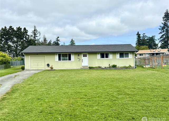 Property at 1086 Greenwood St, Oak Harbor, WA 98277, 3 beds, 1 bath