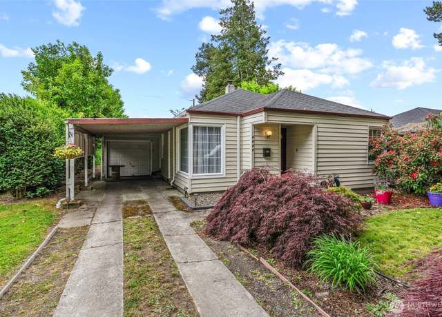 Property at 2945 Louisiana St, Longview, WA 98632, 2 beds, 1 bath