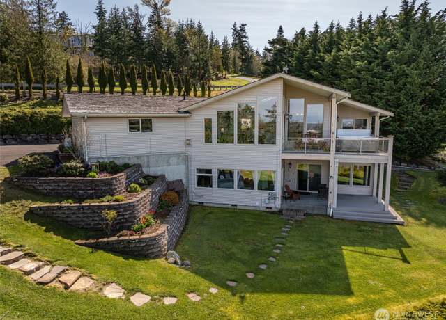 Property at 1573 Doe Run Rd, Sequim, WA 98382, 3 beds, 3.5 baths