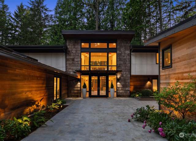 Property at 12741 NE 39th St, Bellevue, WA 98005, 5 beds, 5 baths