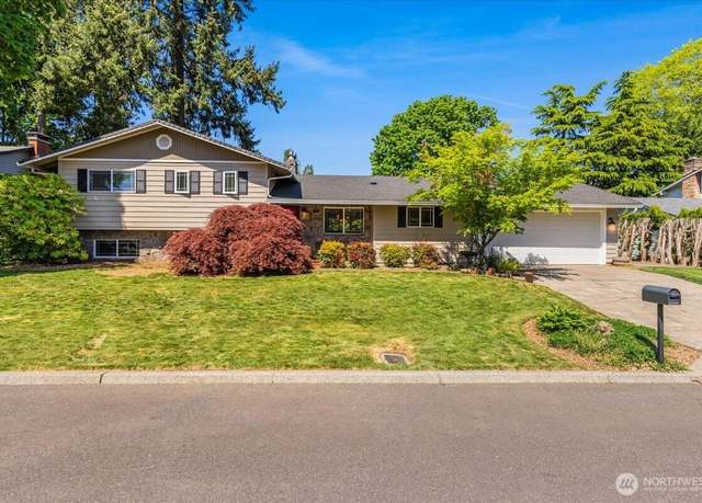 Property at 12010 SE 13TH St, Vancouver, WA 98683, 4 beds, 2.5 baths