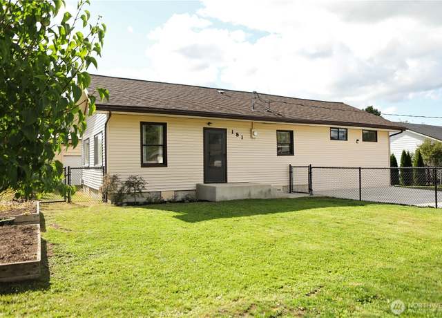 Property at 181 S 2nd St, Buckley, WA 98321, 4 beds, 1 bath