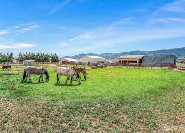 Property at 2701 Rock Island Rd, East Wenatchee, WA 98802, 3 beds, 2.5 baths