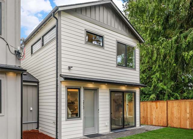 Property at 213 NE 123rd St, Seattle, WA 98125, 3 beds, 2.5 baths