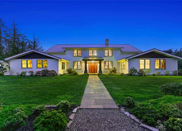 Property at 4268 Tunnelwood Ct NE, Bainbridge Island, WA 98110, 4 beds, 4 baths