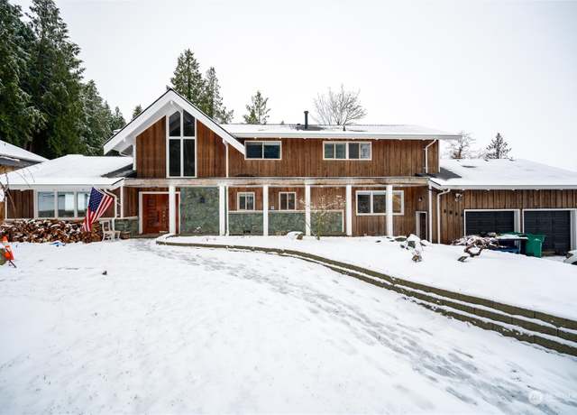 Property at 1211 N 17th St, Mount Vernon, WA 98273, 5 beds, 2.5 baths