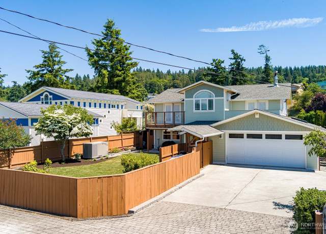 Property at 8171 Sandy Hook Dr, Clinton, WA 98236, 2 beds, 3 baths