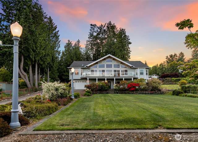 Property at 8151 E Seaview Dr, Port Orchard, WA 98366, 3 beds, 4.5 baths