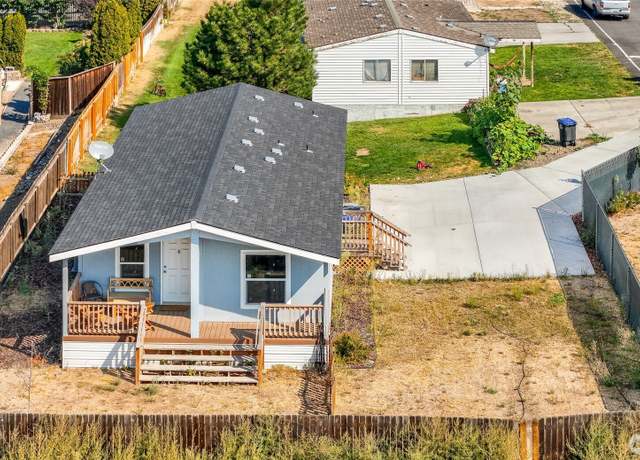 Property at 900 N Grape Dr Unit 67-B, Moses Lake, WA 98837, 3 beds, 2 baths