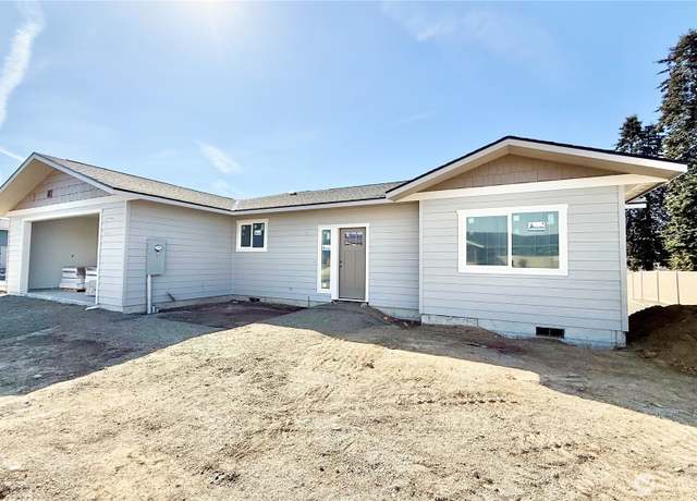 Property at 2526 1st St SE, East Wenatchee, WA 98802, 4 beds, 3 baths