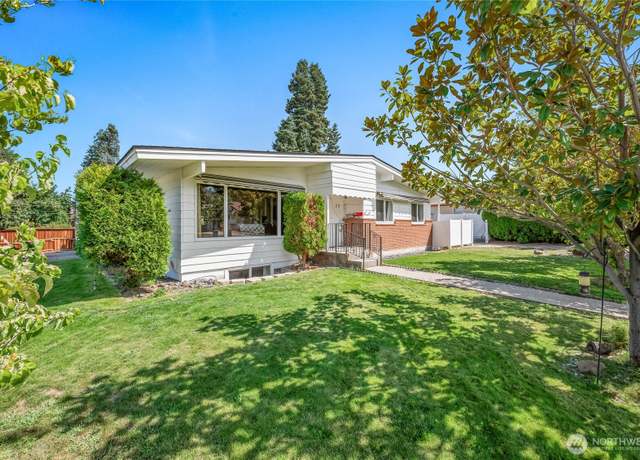 Property at 33 Furney St, Wenatchee, WA 98801, 7 beds, 3 baths