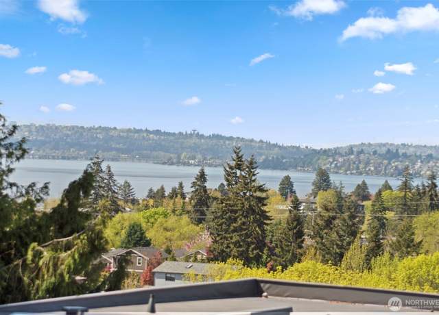 Property at 11121 NE 91ST Ln, Kirkland, WA 98033, 3 beds, 2.5 baths