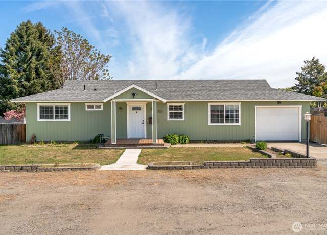 Property at 303 S Jackson Pl, East Wenatchee, WA 98802, 3 beds, 1 bath