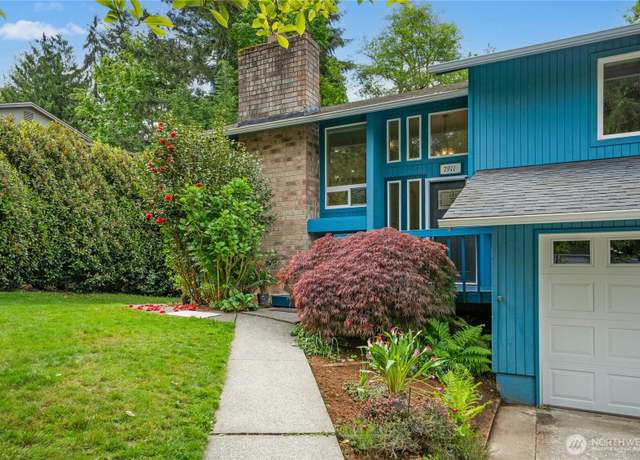 Property at 7911 NE 130th St, Kirkland, WA 98034, 3 beds, 3 baths