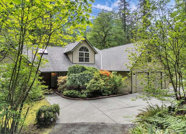 Property at 44611 SE 72nd St, Snoqualmie, WA 98065, 3 beds, 3 baths