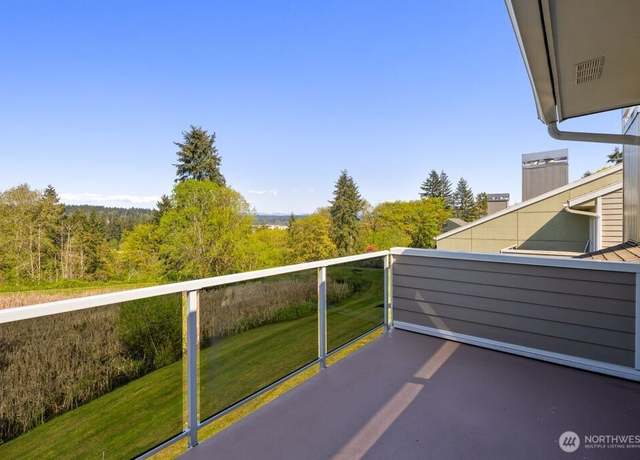 Property at 15662 NE 70th Ct, Redmond, WA 98052, 2 beds, 2.5 baths