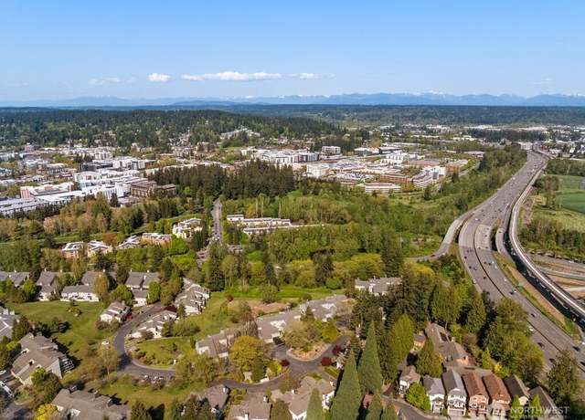 Property at 15662 NE 70th Ct, Redmond, WA 98052, 2 beds, 2.5 baths