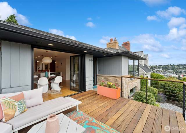 Property at 2626 W Lynn St, Seattle, WA 98199, 4 beds, 3 baths