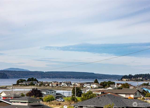 Property at 5195 NE Cedar Ln, Hansville, WA 98340, 3 beds, 2.5 baths