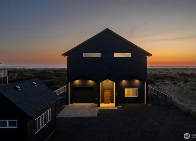 Property at 1109 Ocean Shores Blvd SW, Ocean Shores, WA 98569, 3 beds, 2.5 baths