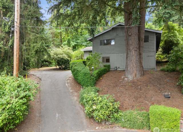 Property at 10923 SE 10th Pl, Bellevue, WA 98004, 5 beds, 3 baths