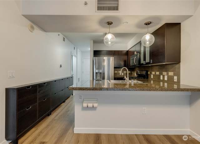 Property at 819 Virginia St #1806, Seattle, WA 98101, 1 bed, 1 bath