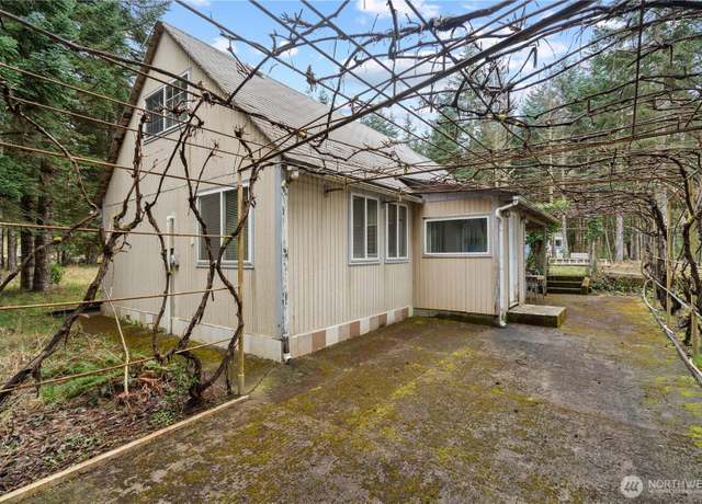 Property at 186 Van Hoesen Rd #9, Onalaska, WA 98570, 3 beds, 1.5 baths