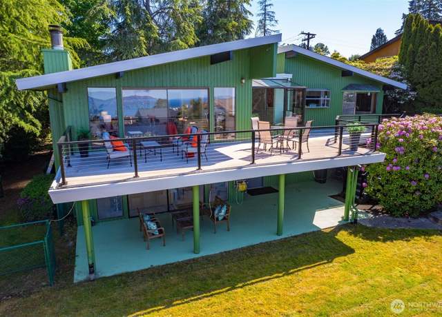 Property at 714 SW 296th St, Federal Way, WA 98023, 4 beds, 3 baths
