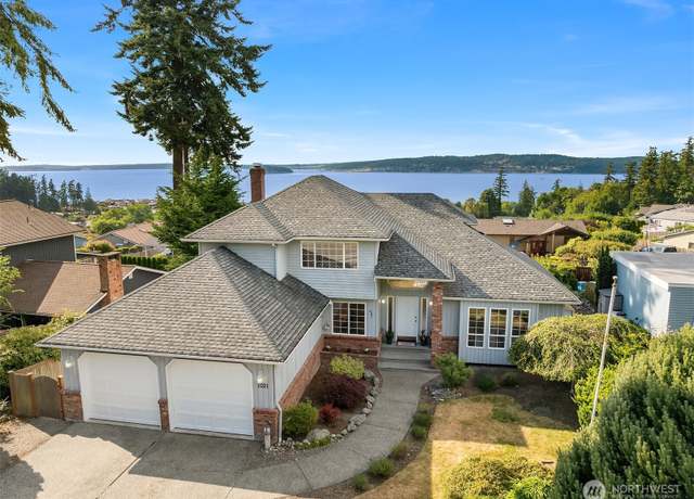 Property at 1021 N Sunset Dr, Camano Island, WA 98282, 3 beds, 2.5 baths