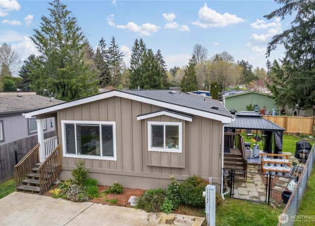Property at 11143 SE 226th St, Kent, WA 98031, 3 beds, 2 baths
