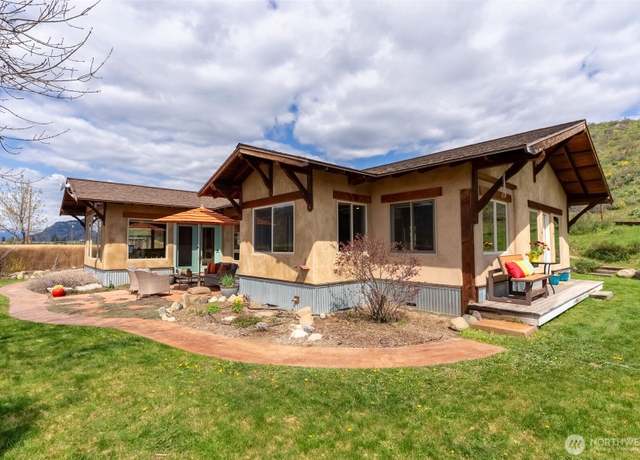 Property at 40 Rolling Rock Rd, Winthrop, WA 98862, 3 beds, 3 baths