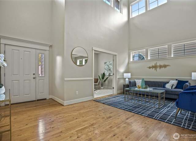 Property at 13020 112th Ave NE, Kirkland, WA 98034, 4 beds, 2.5 baths