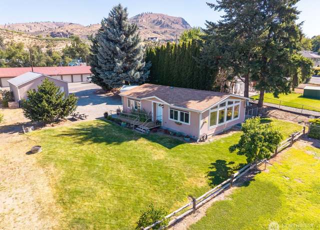 Property at 804 E Wapato Ave, Chelan, WA 98816, 2 beds, 2 baths