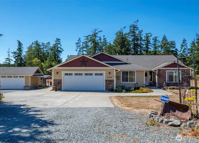Property at 2009 October Ln, Oak Harbor, WA 98277, 3 beds, 2 baths